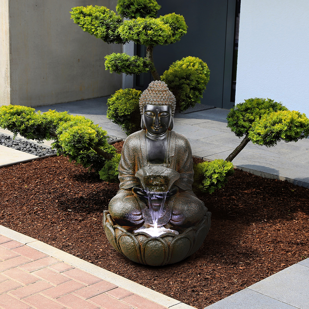 Residential home with neat and tidy front yard