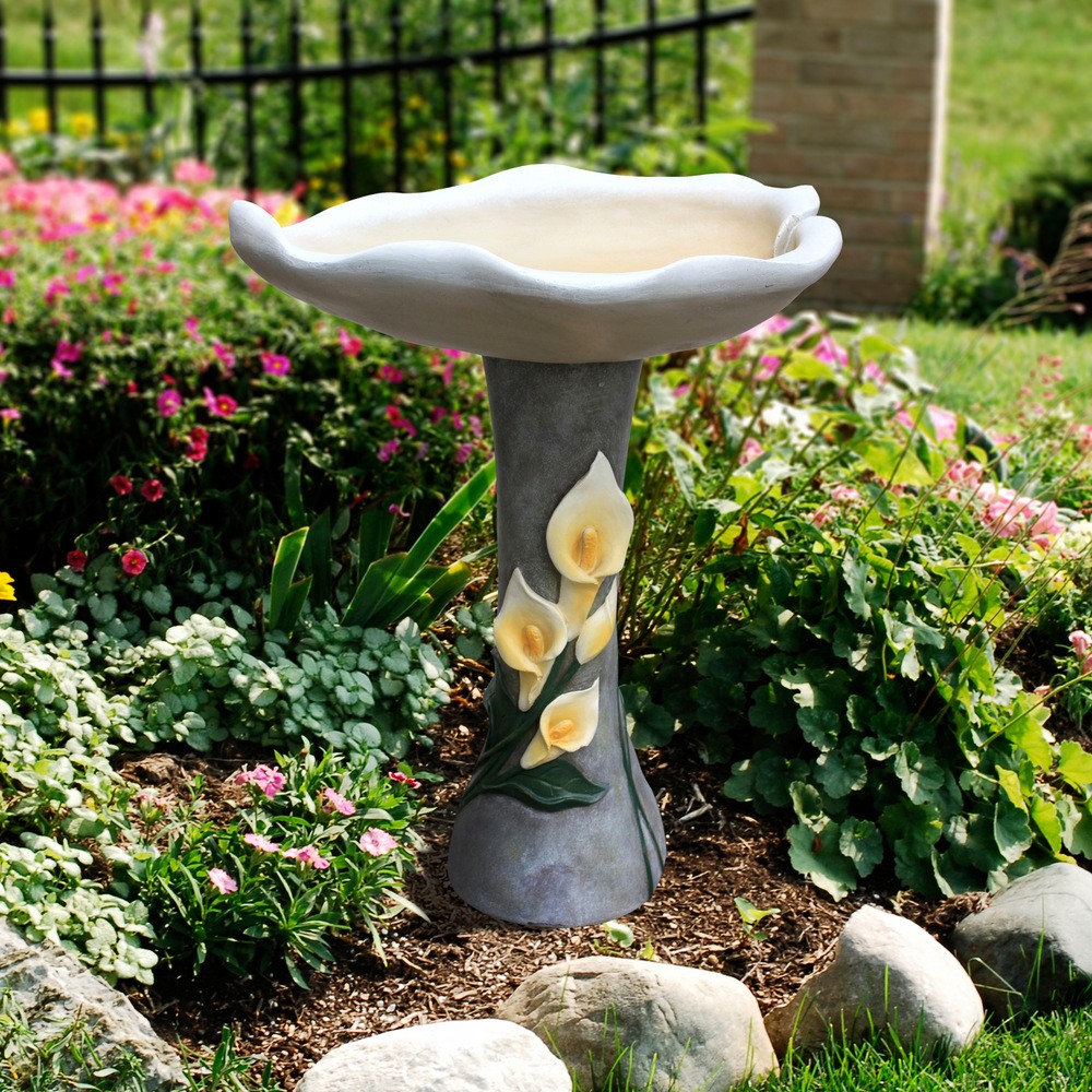 Lily-Blossom-Birdbath-AD22045_Lifestyle